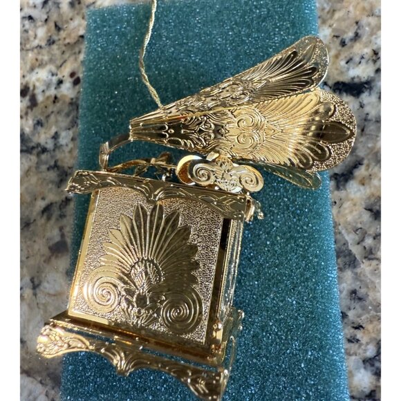 Baldwin Brass & Gold Vintage Gramophone W/Intricate 3D Design - Picture 2 of 13